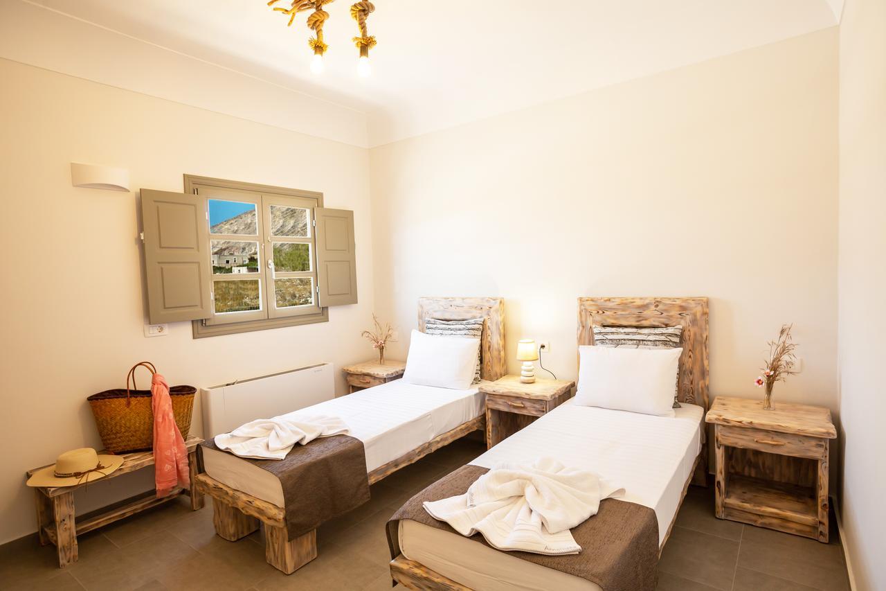 Elixirium Villa Perissa  Buitenkant foto