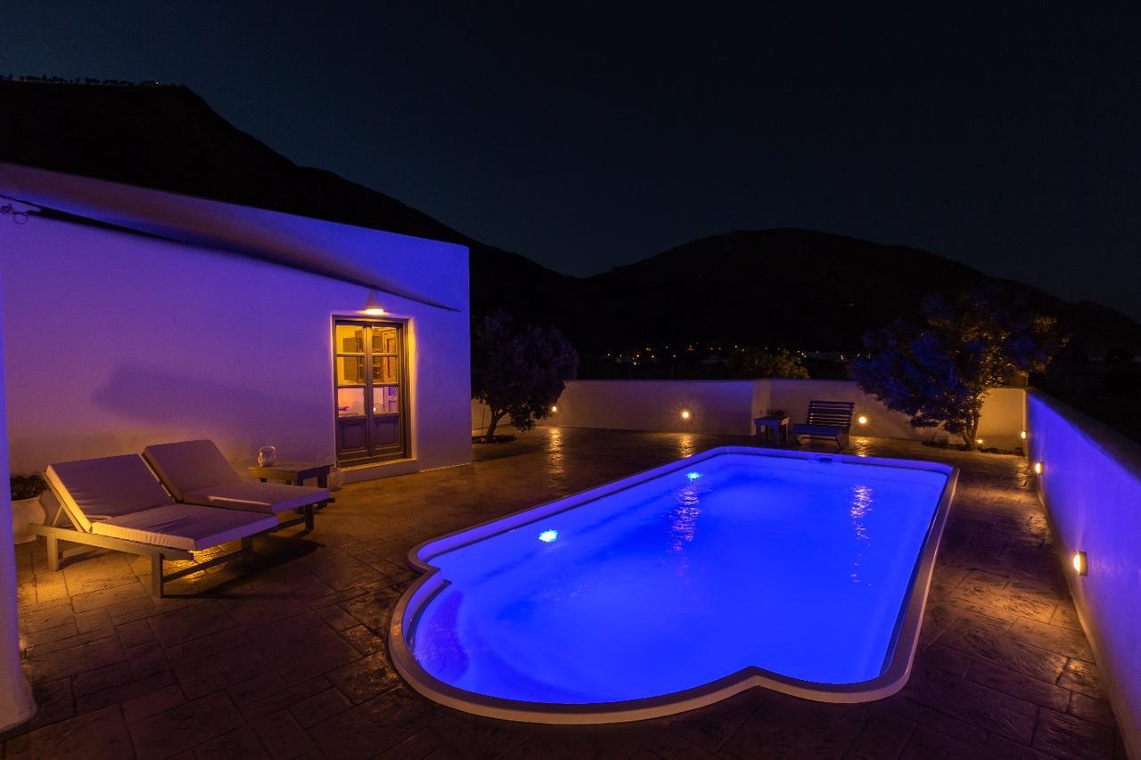 Elixirium Villa Perissa  Buitenkant foto